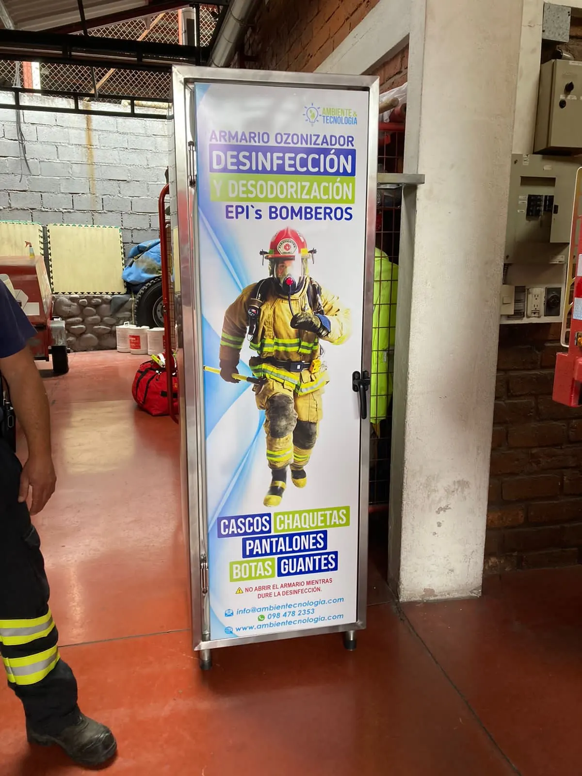 Primer armario ozonizador instalado en Bomberos Cuenca